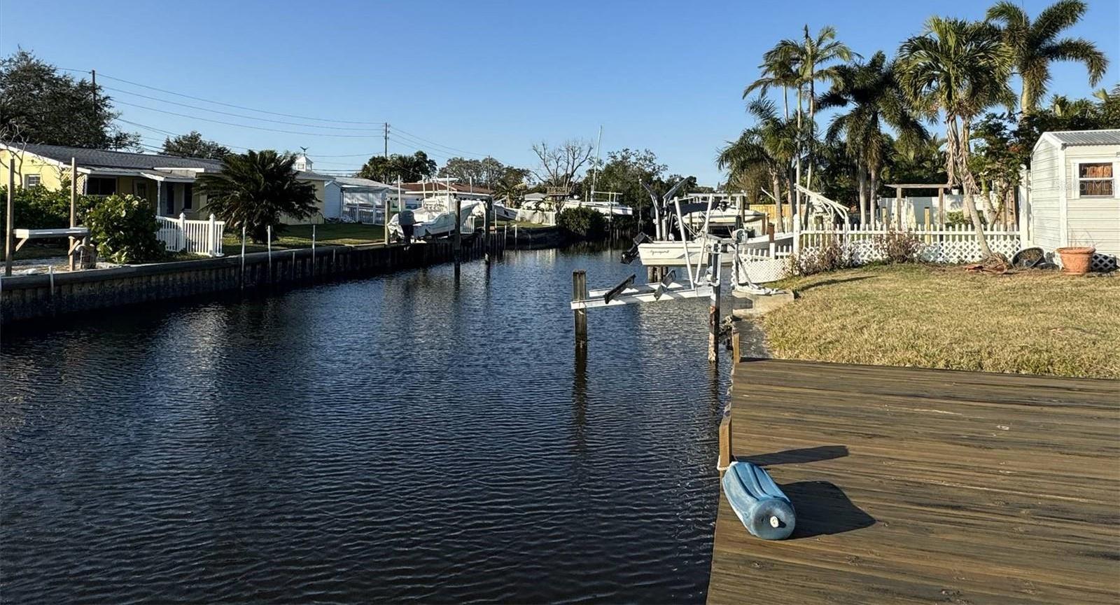 Photo one of 9524 Treasure Ne Ln St Petersburg FL 33702 | MLS TB8339749