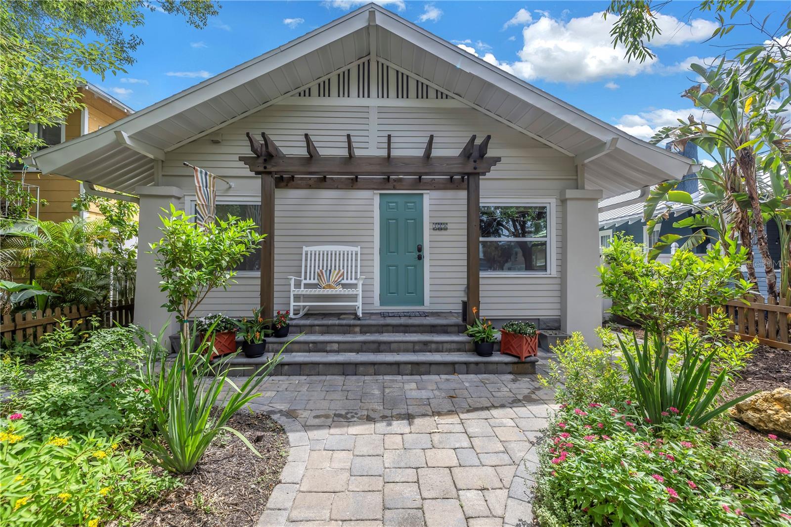 Photo one of 236 9Th Ne Ave St Petersburg FL 33701 | MLS TB8339937
