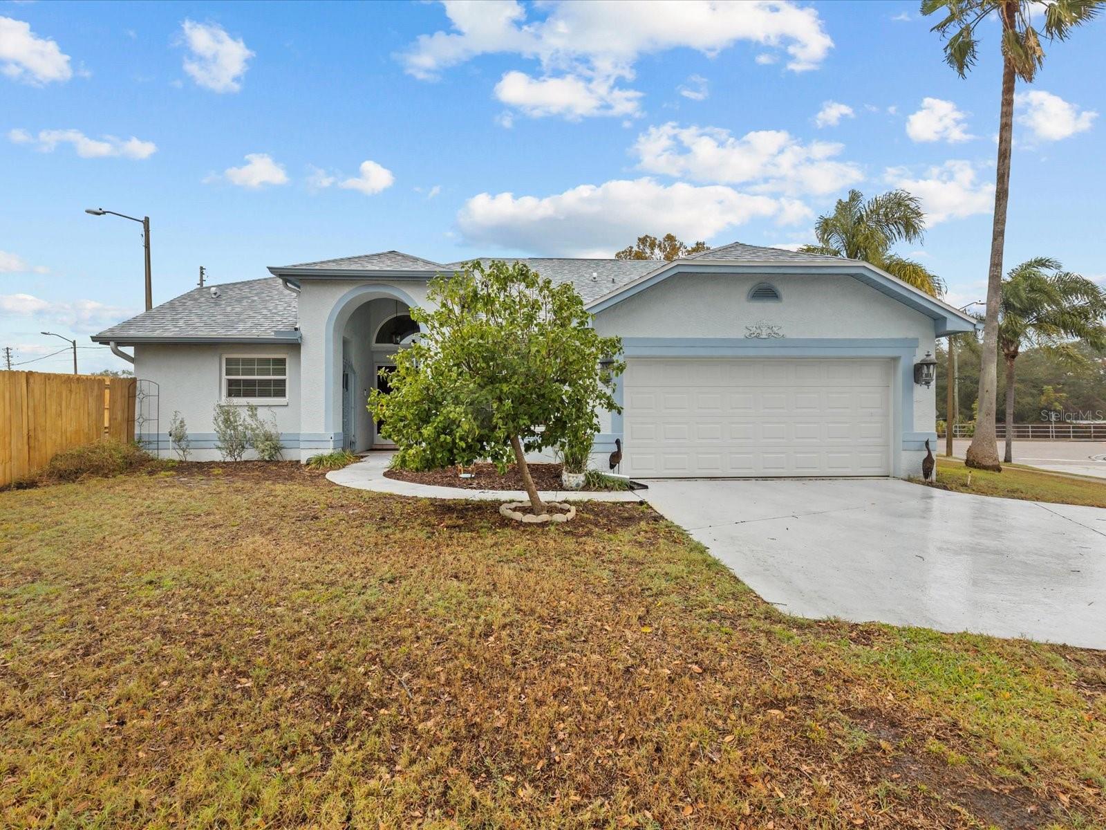 Photo one of 4994 Klosterman Oaks Blvd Palm Harbor FL 34683 | MLS TB8340631