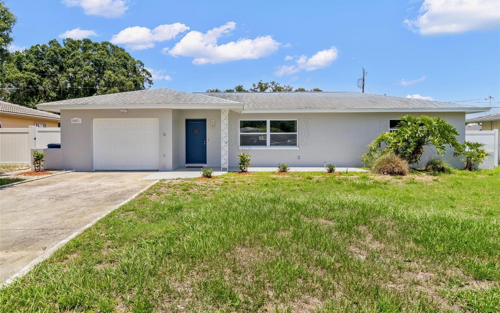 Photo one of 10971 90Th Ave Seminole FL 33772 | MLS TB8342830
