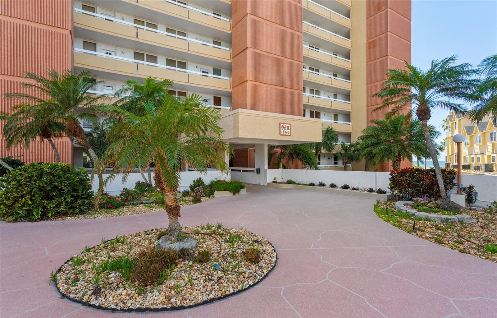 Photo one of 17940 Gulf Blvd # 15C Redington Shores FL 33708 | MLS TB8343511