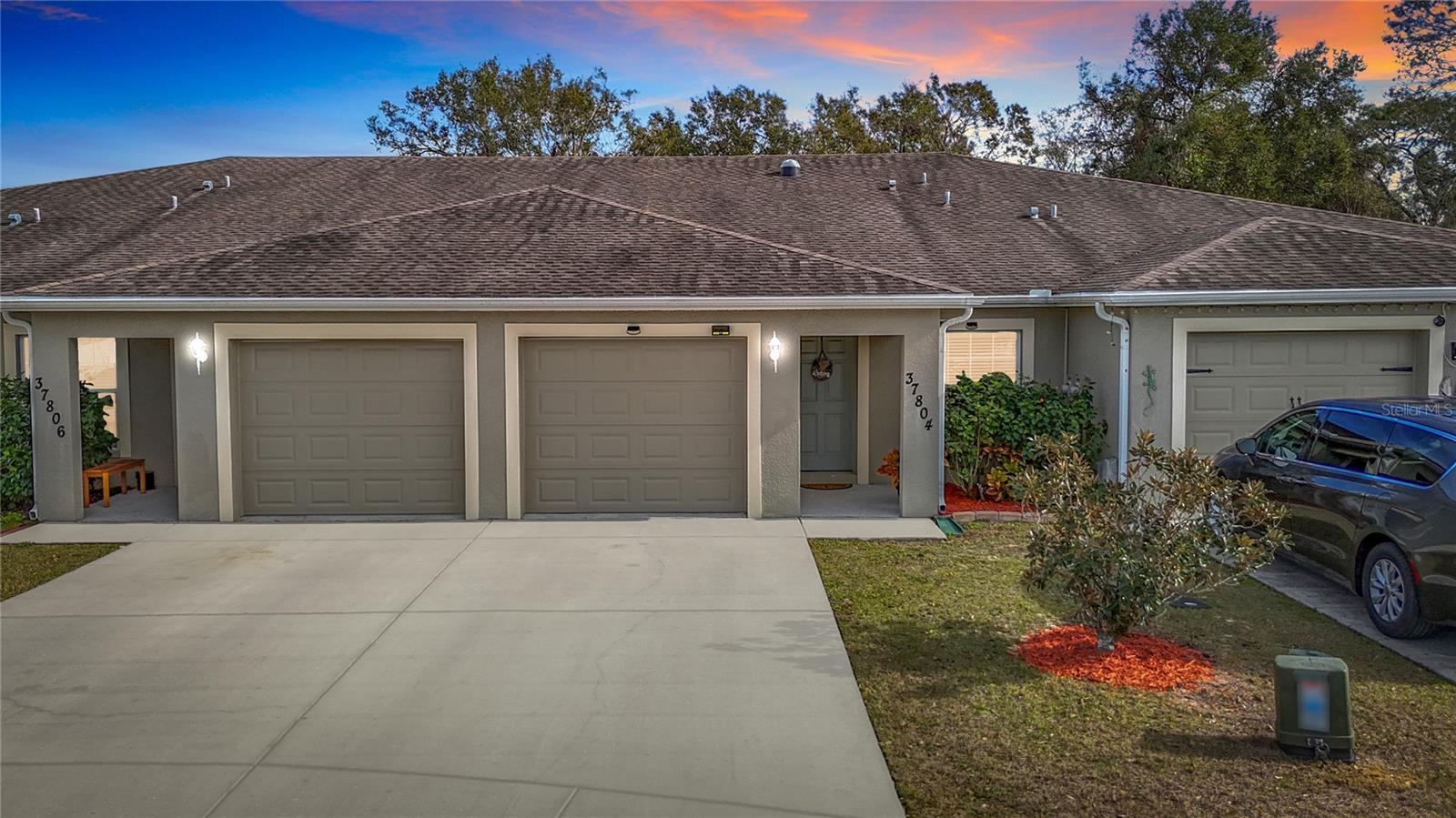 Photo one of 37804 Prairie Rose Loop Zephyrhills FL 33542 | MLS TB8344332