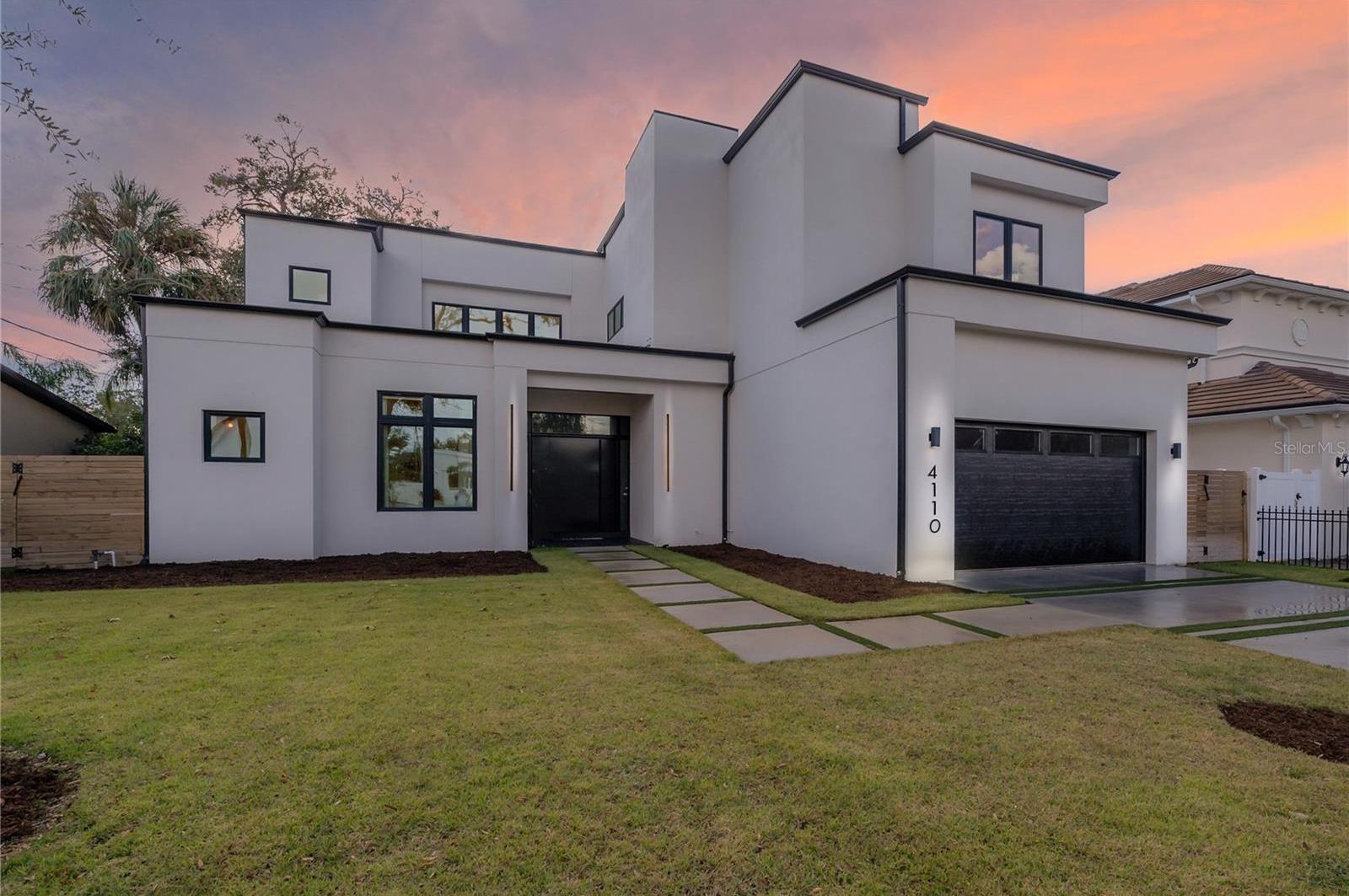 Photo one of 4110 W Swann Ave Tampa FL 33609 | MLS TB8348238