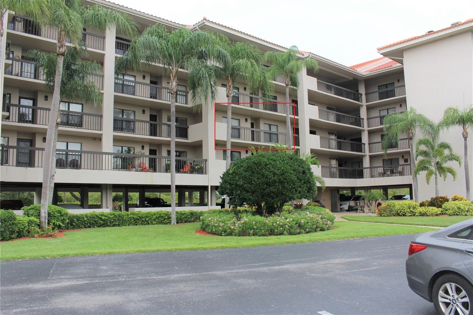Photo one of 1806 Mariner Dr # 214 Tarpon Springs FL 34689 | MLS U8239855