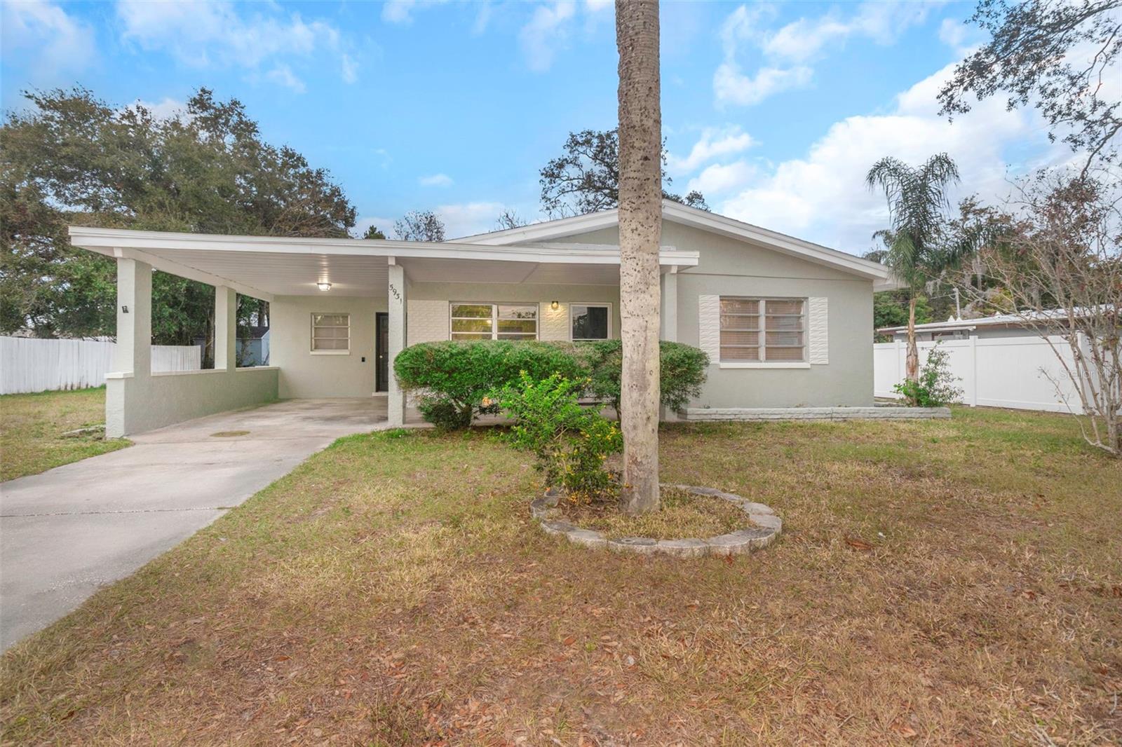 Photo one of 5931 Pine St New Port Richey FL 34652 | MLS W7871382