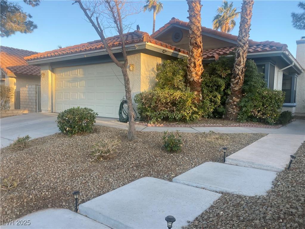 Photo one of 705 Thousand Oaks Dr Las Vegas NV 89123 | MLS 2651780