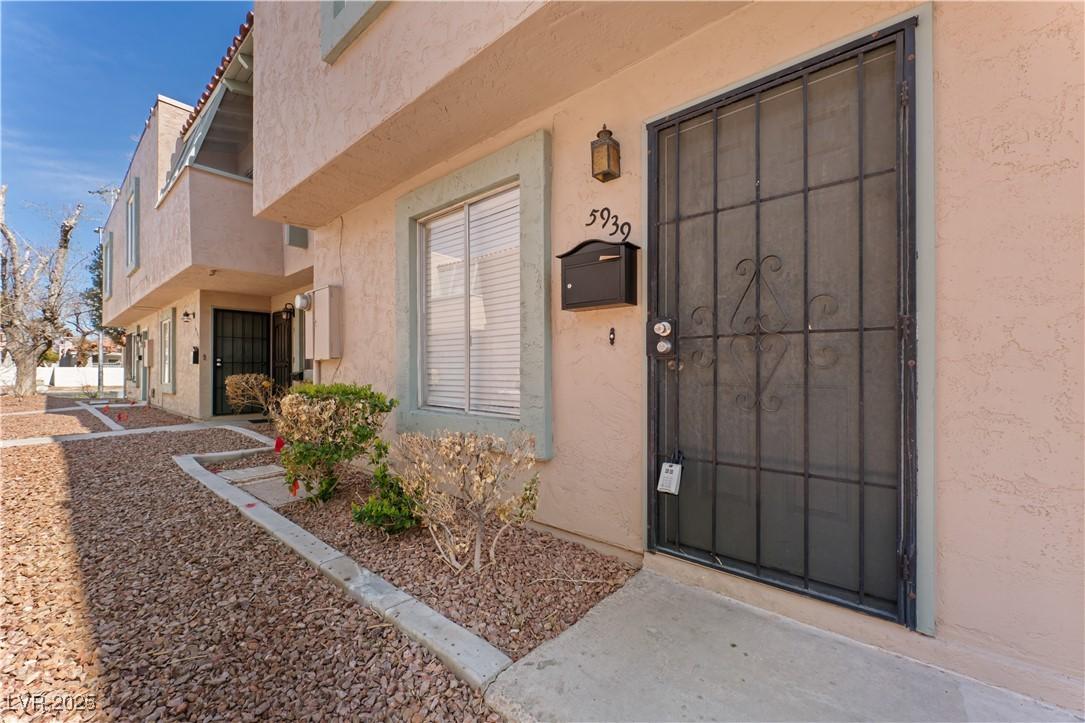 Photo one of 5939 Vegas Dr Las Vegas NV 89108 | MLS 2657923