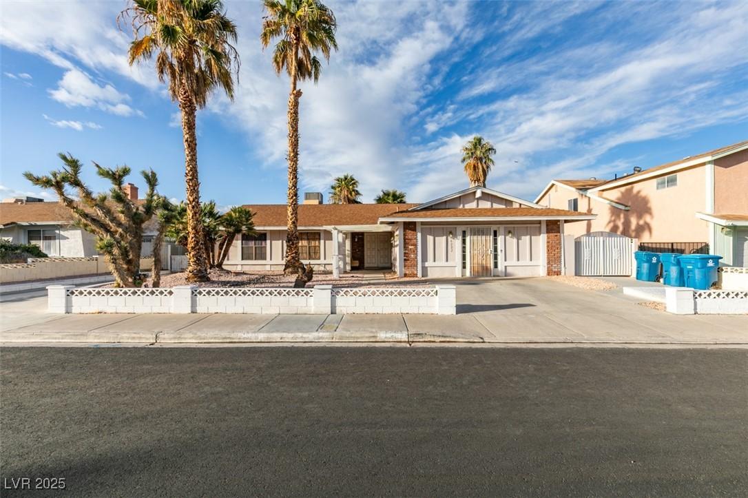 Photo one of 6202 La Palma Pkwy Las Vegas NV 89118 | MLS 2659055