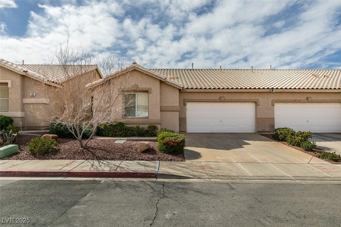 Photo one of 205 Crown Imperial St Henderson NV 89074 | MLS 2659417