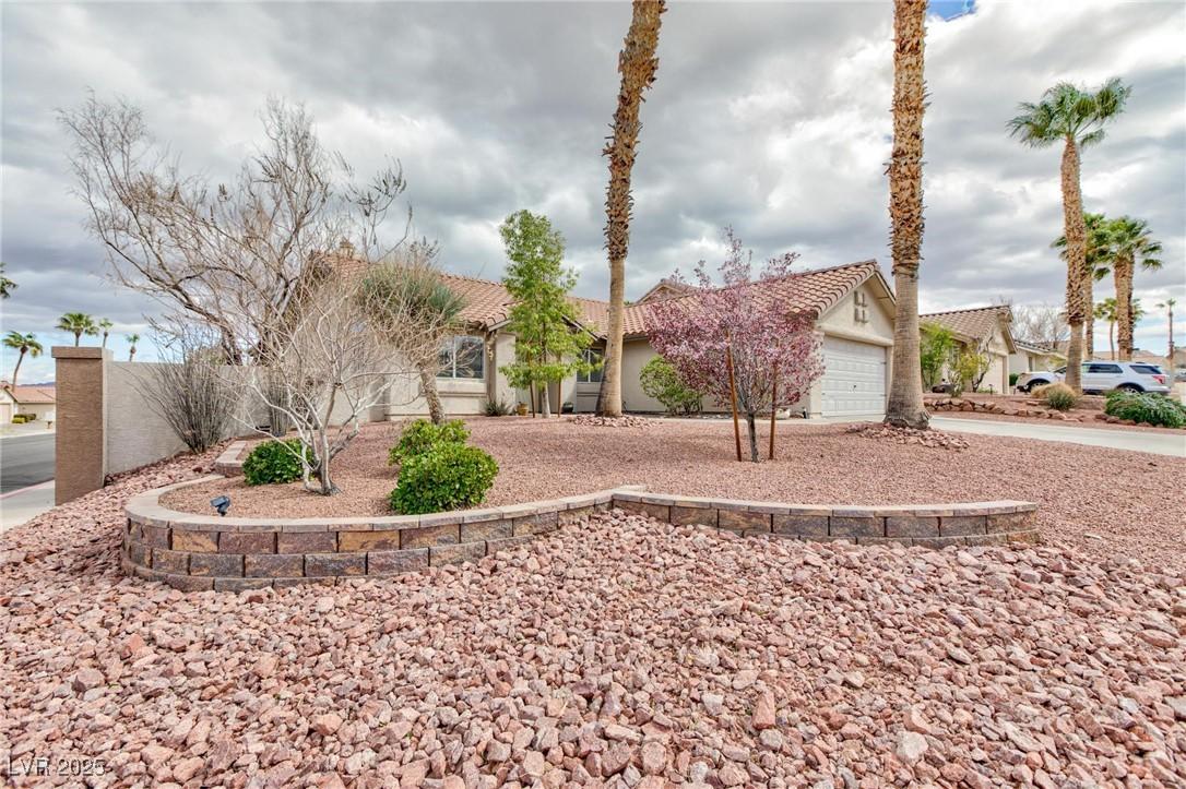 Photo one of 802 Blue Springs Dr Henderson NV 89002 | MLS 2664573