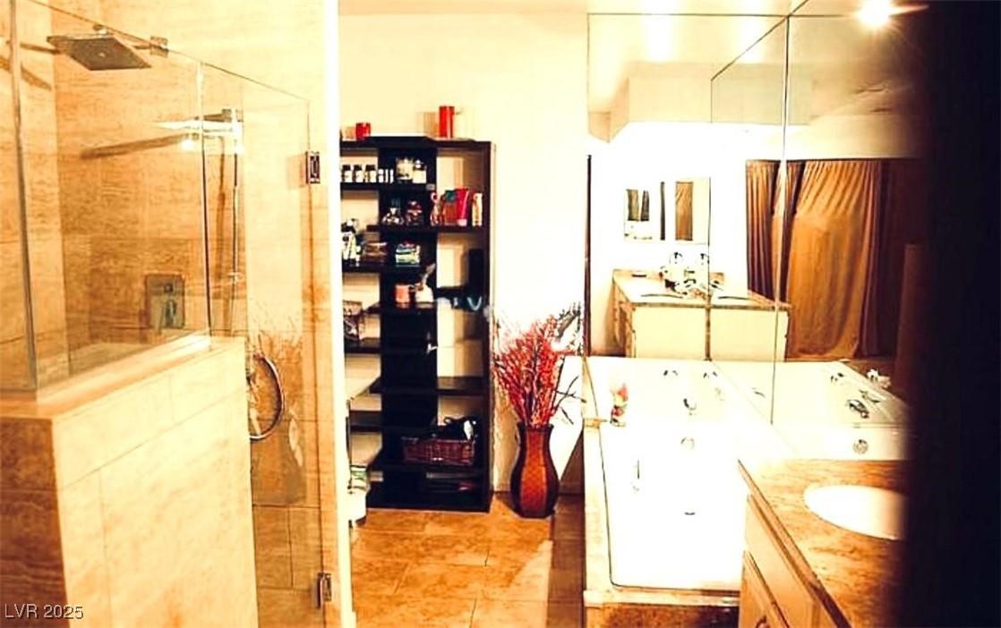 Photo #11
