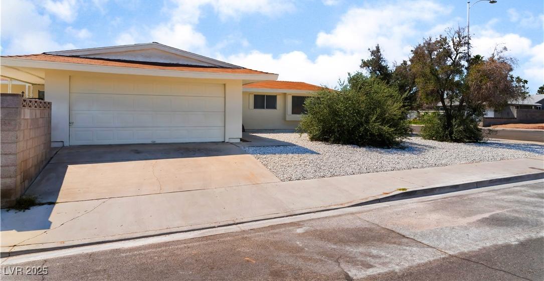 Photo one of 1905 Aquarius Dr Las Vegas NV 89102 | MLS 2672142