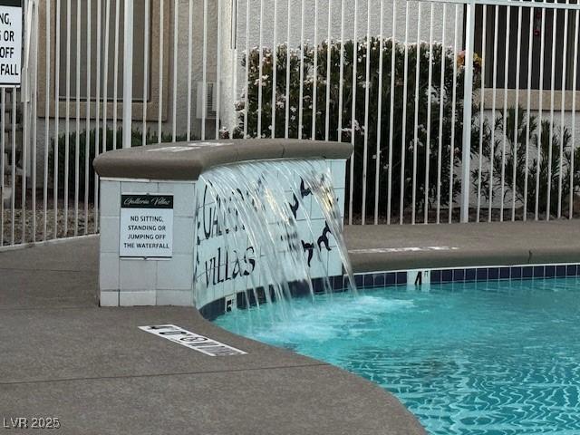 Photo #10
