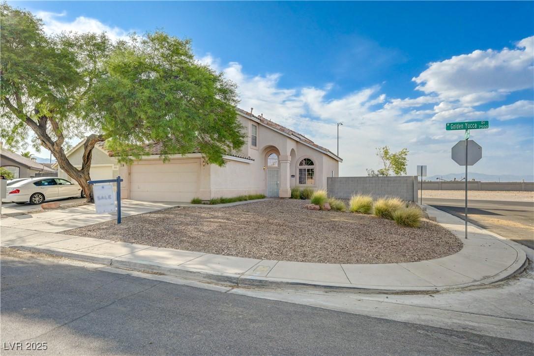 Photo one of 7528 Golden Yucca Dr Las Vegas NV 89147 | MLS 2691020