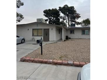 Charming single-story home with a low-maintenance front yard and a traditional mailbox at 3860 Ventura Way, Las Vegas, NV 89121